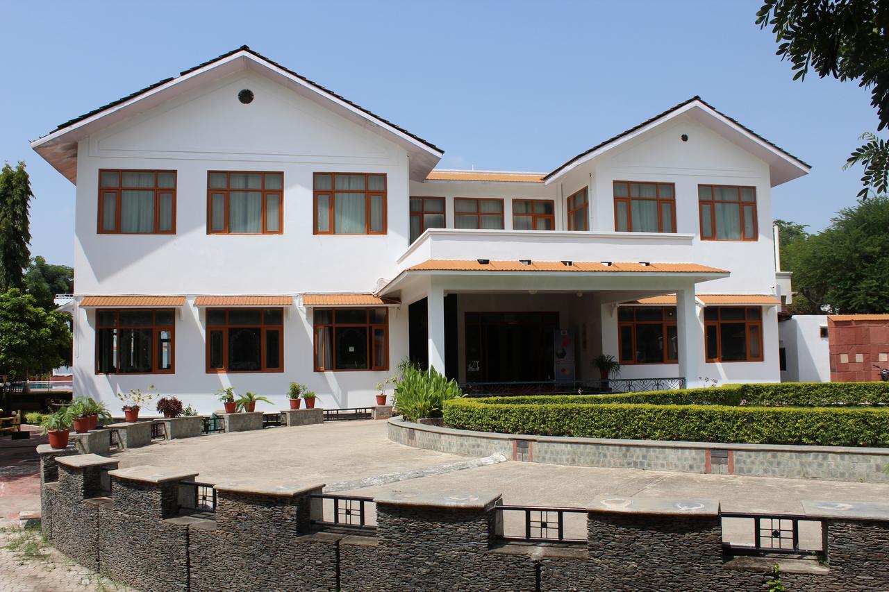 Amantra Shilpi Resort & Spa Udaipur Exterior foto